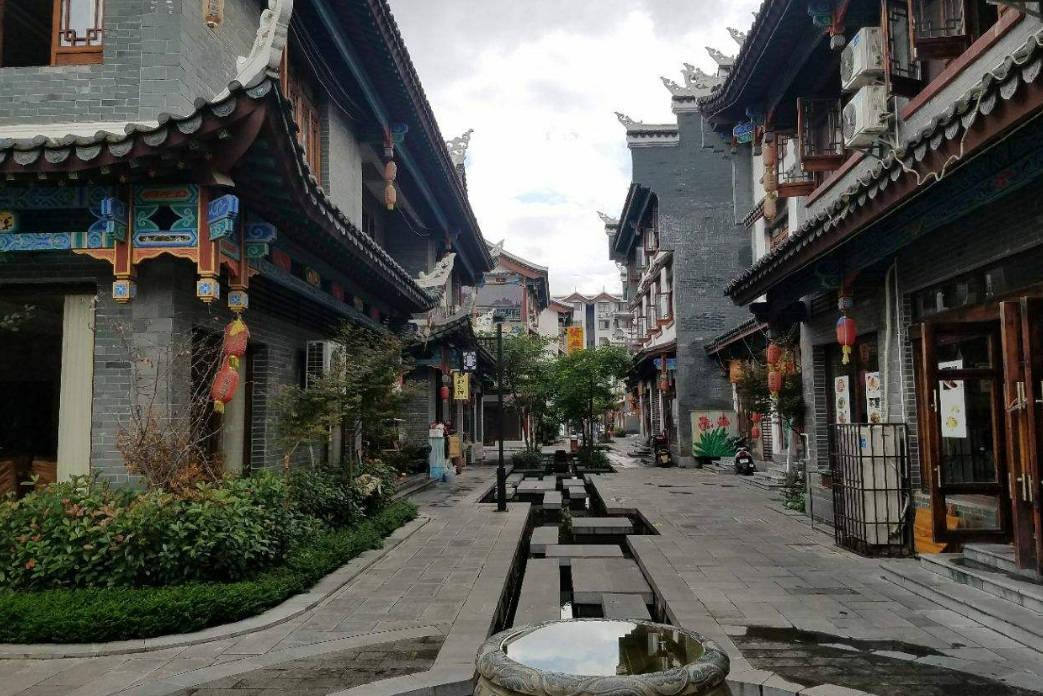 逃离世界杯的现场