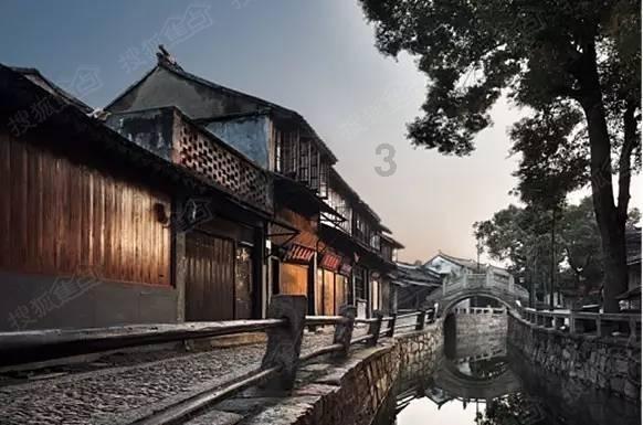 刘涛客串北京台春晚主持人，卷发红唇字正腔圆，透露节目有科目三被嘲